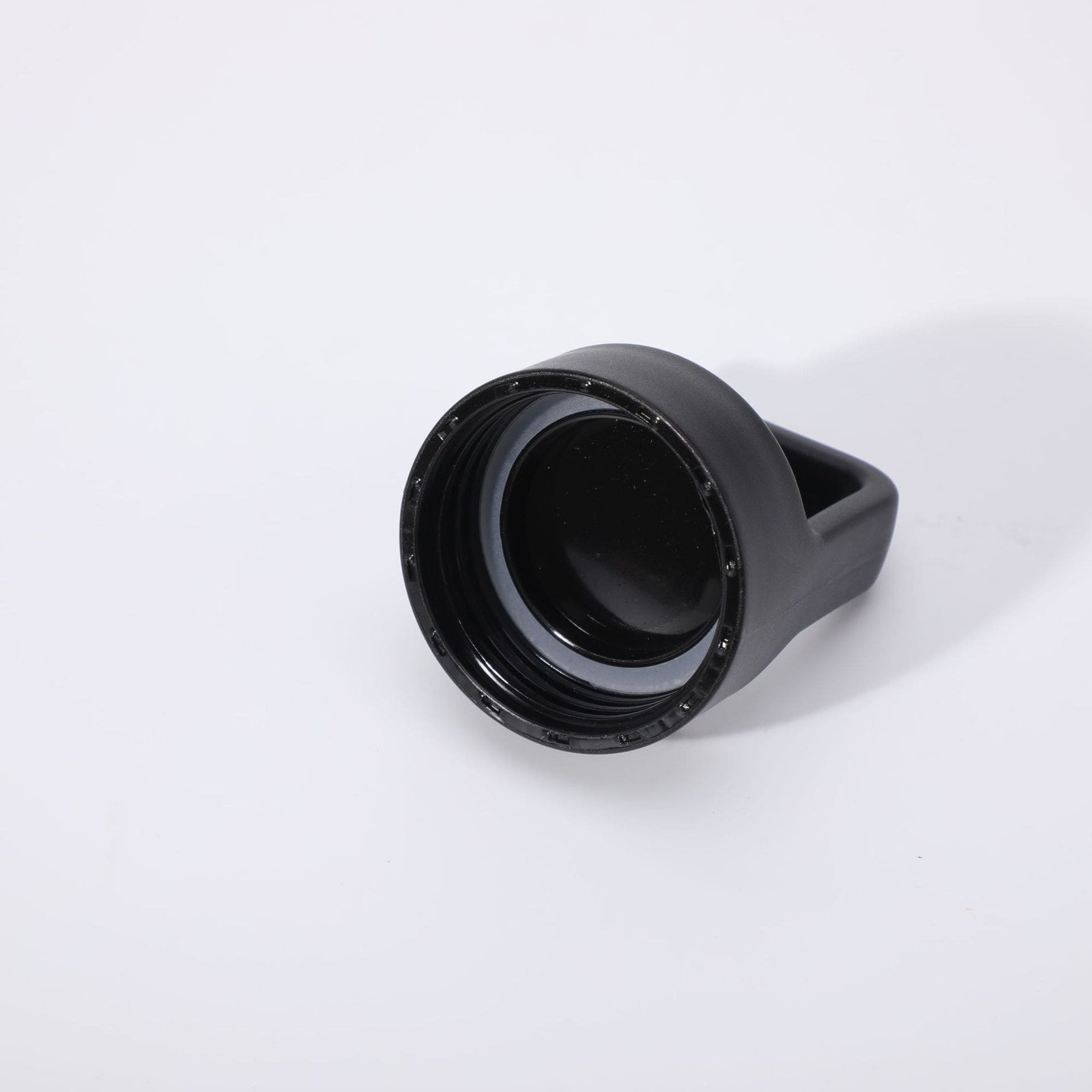 Interior view of single wall stainless steel water bottle lid demonstrating the secure clear silicone leakproof gasket.