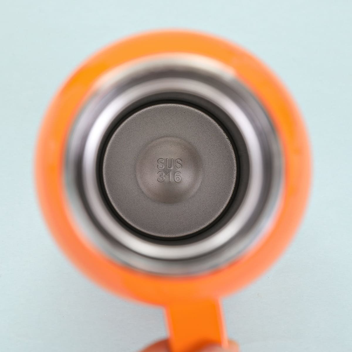 A clear top-down look inside the vacuum core chamber showcasing the definitive SUS 316 authentic steel composition stamp embossed cleanly at the bottom center.