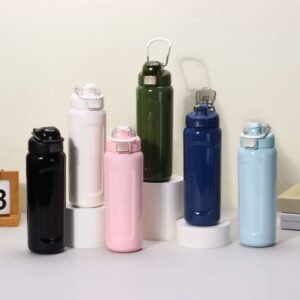 Wholesale 750ml sports water bottles and vacuum insulated outdoor camping mugs in six colors displayed on white circular risers.